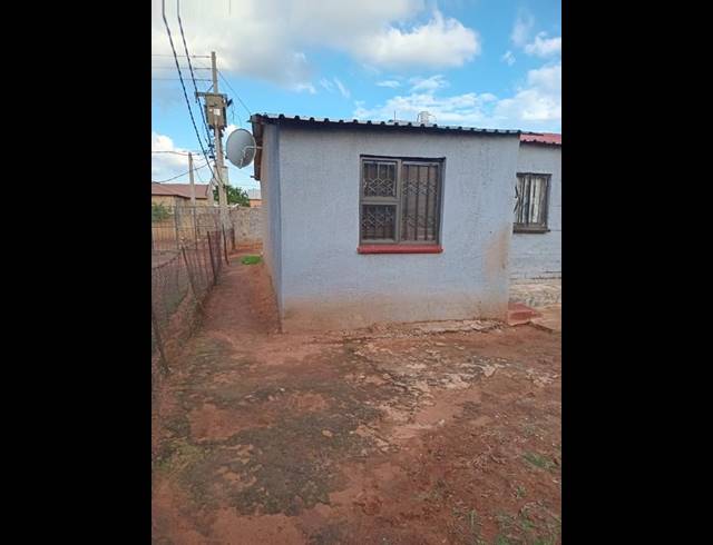 2 BEDROOM HOUSE FOR SALE IN LEHAE